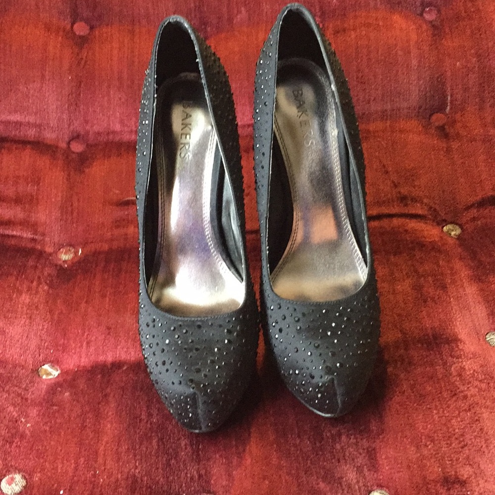 Bakers Black Pumps - Picture 3 of 5